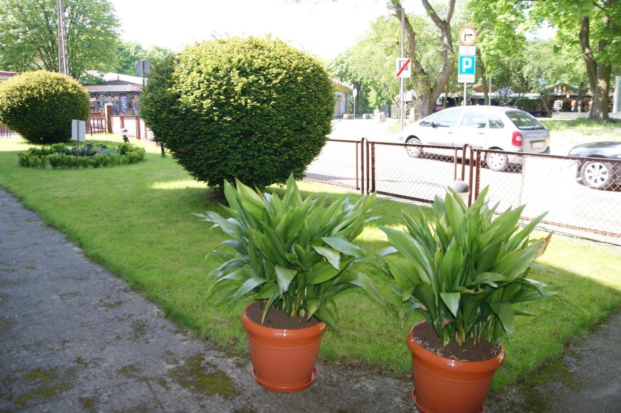 Palacyk Srebrna Fala Misdroy Exterior foto